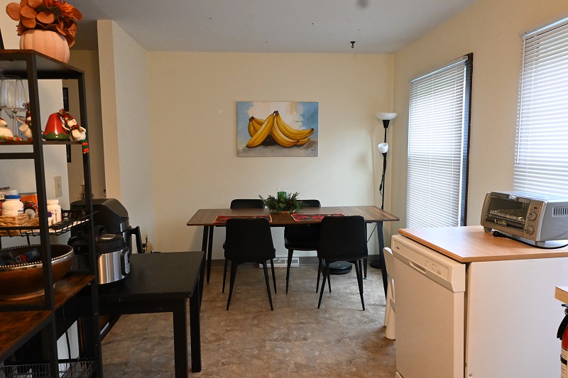 Fernleigh Apartment - Dining Room